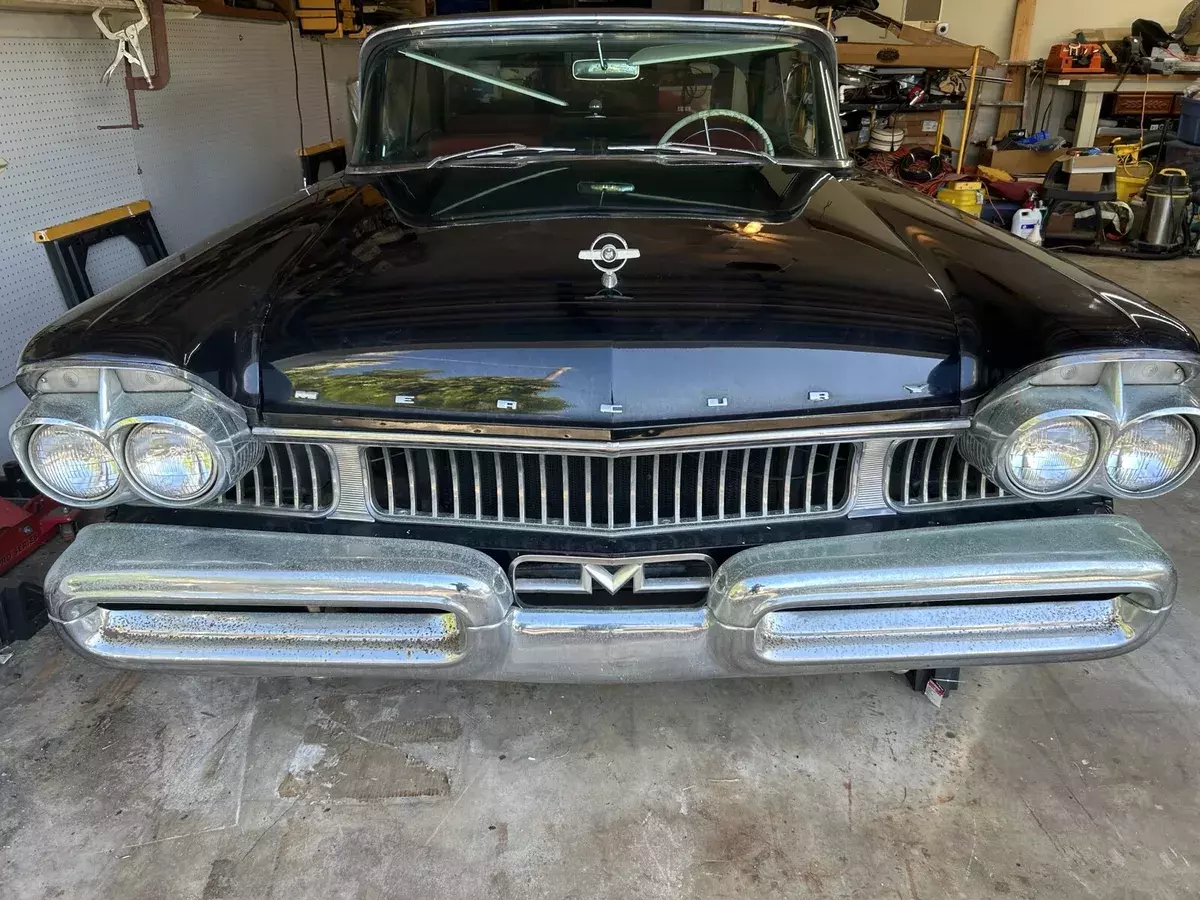 1957 Mercury Montclair Coupe Black red,black,white 1957 Mercury Montclair red,black,white