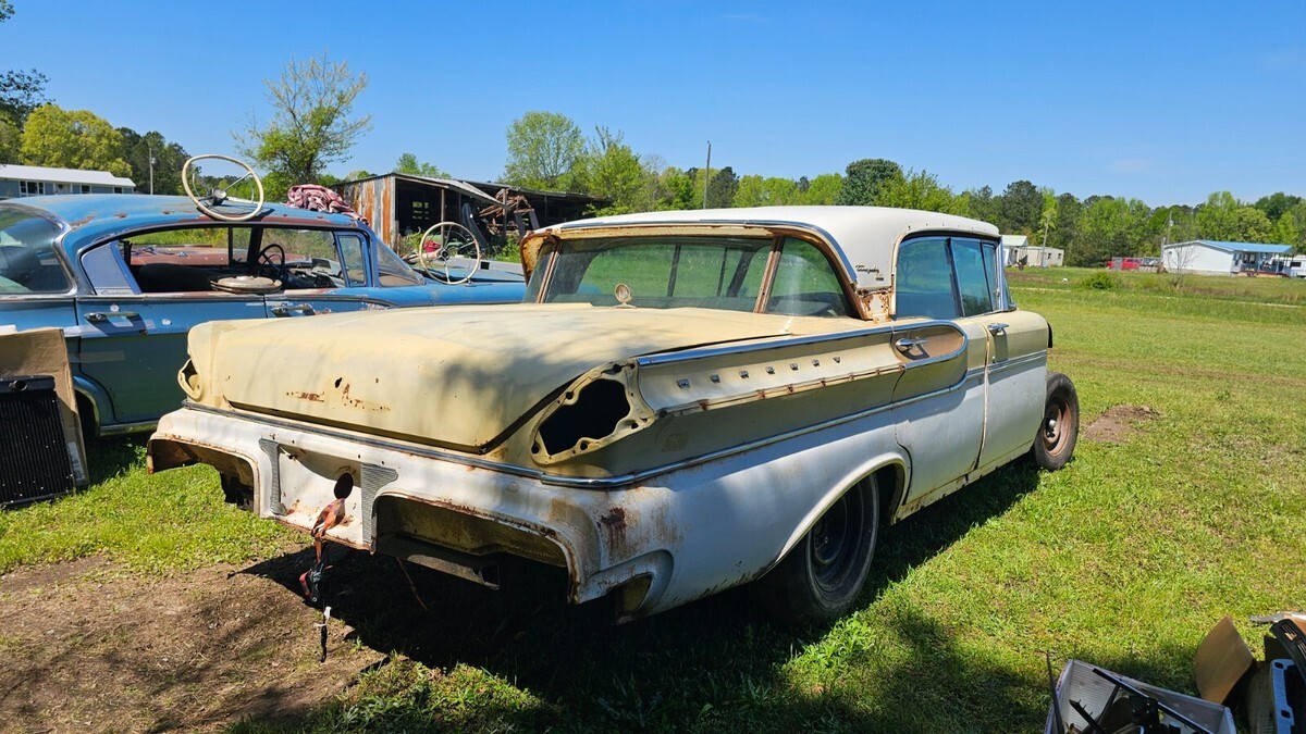 1957 Mercury Turnpike Cruiser - photo 2