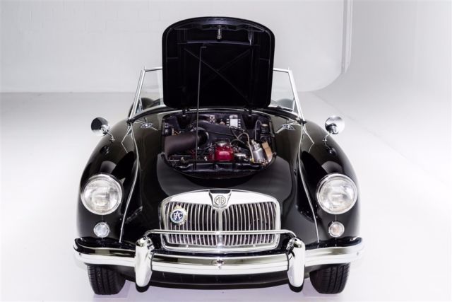 1957 MG MGA Roadster Black Twin Carbs 2 tops - photo 3