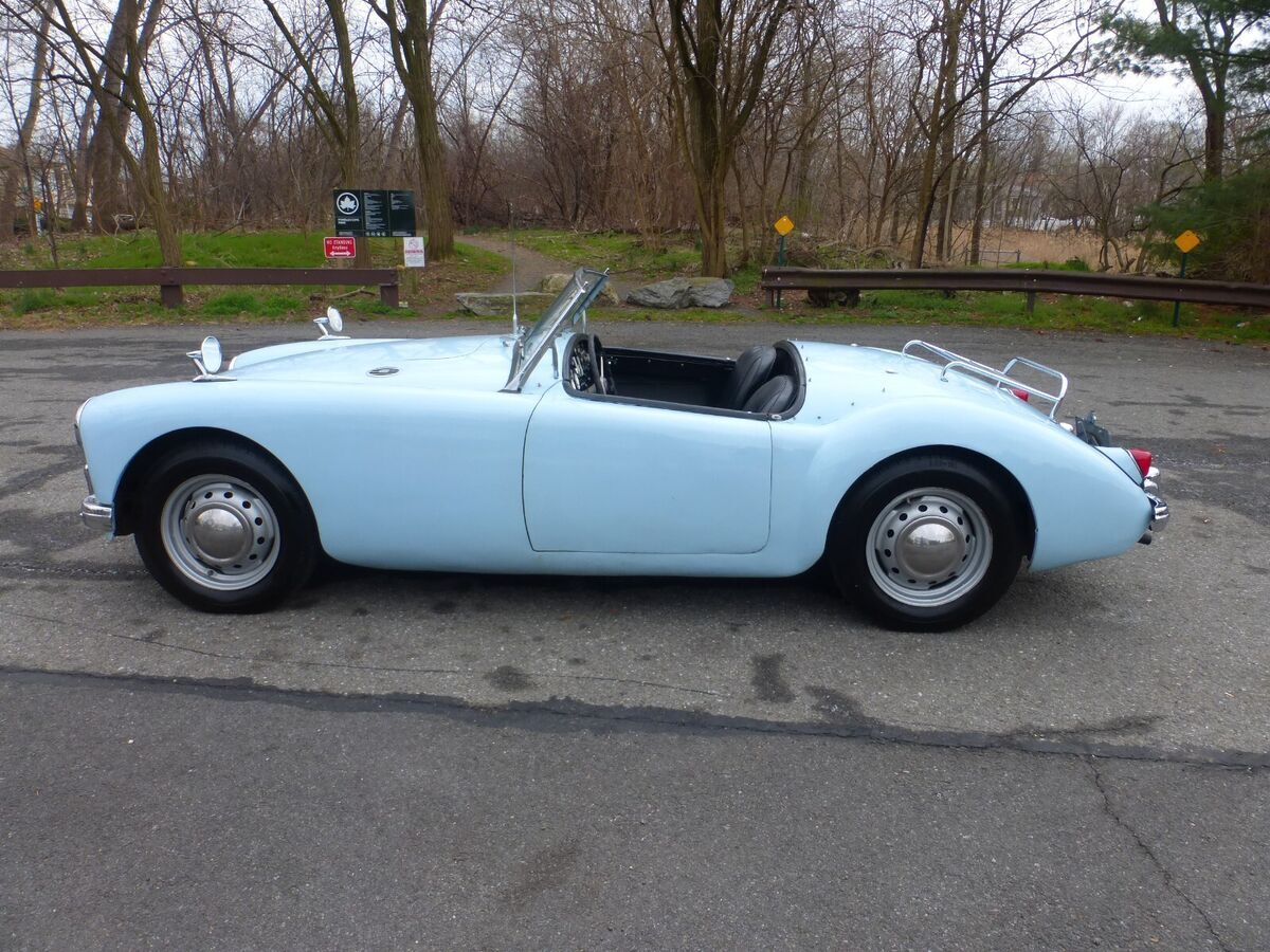 1957 MG MGA Decent Driver - photo 2