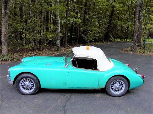 1957 MGA MG A 1500 Wire Wheel Roadster Very Good Tyrolite Green Survivor 57 1957 MG MGA