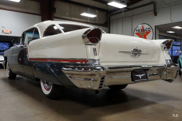 1957 Oldsmobile 88 J-2 Holiday Hardtop Coupe - photo 11