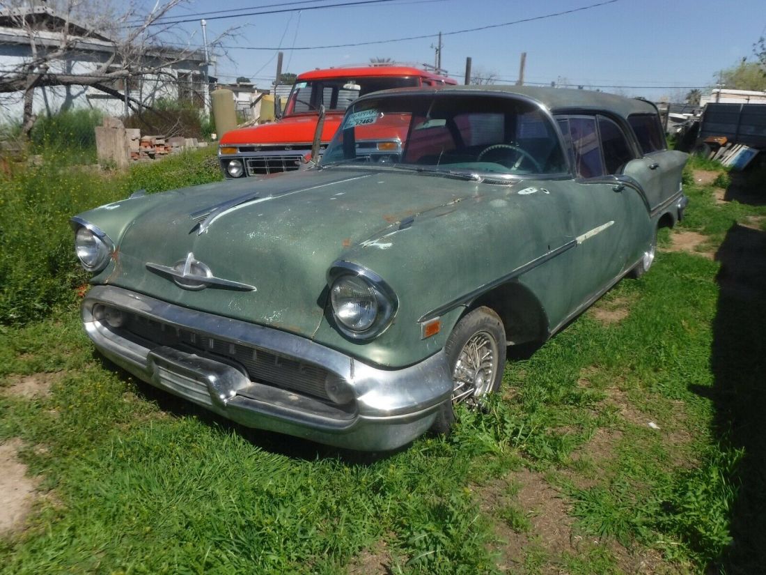 1957 Oldsmobile Eighty-Eight Fiesta Station Wagon - photo 2