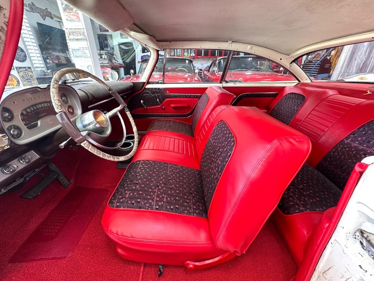 1957 Plymouth Fury - photo 2