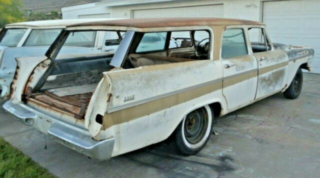 1957 PLYMOUTH SPORT SUBURBAN WAGON MOPAR 6 passenger 1957 Plymouth Suburban Wagon --