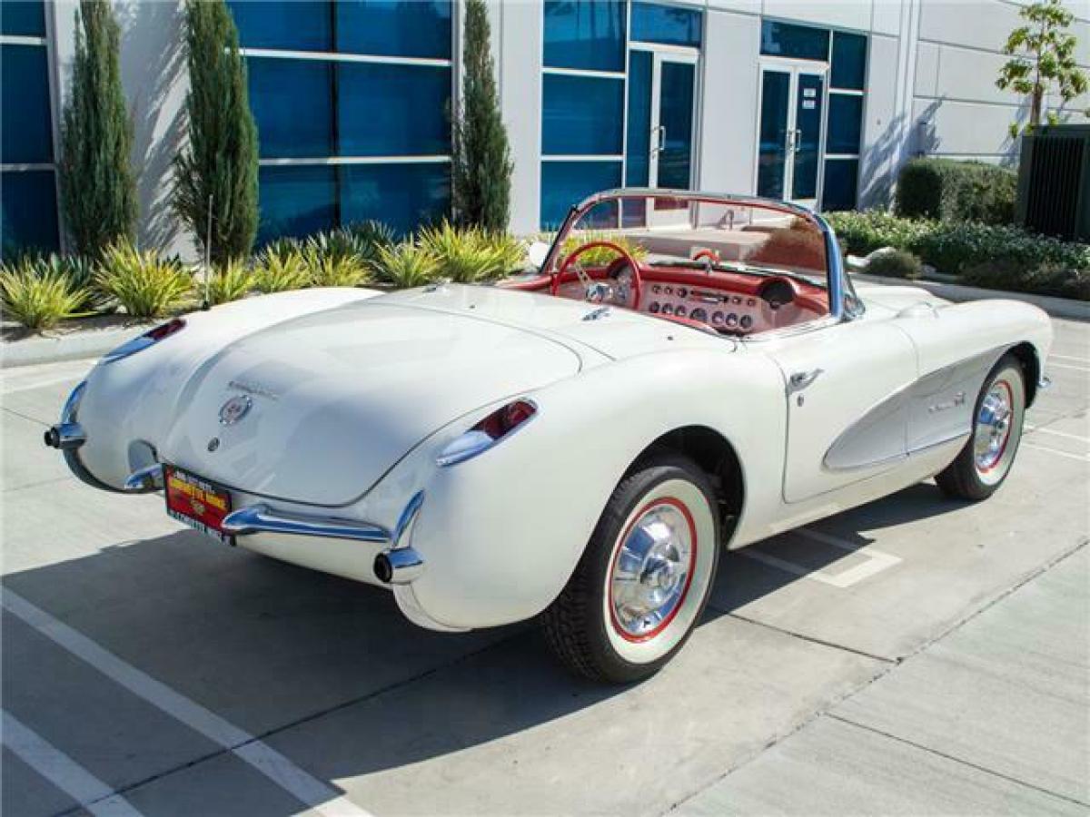 1957 Chevrolet Corvette Convertible - photo 11