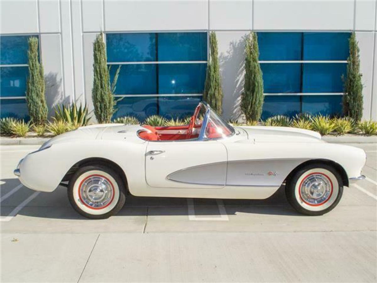 1957 Chevrolet Corvette Convertible - photo 12