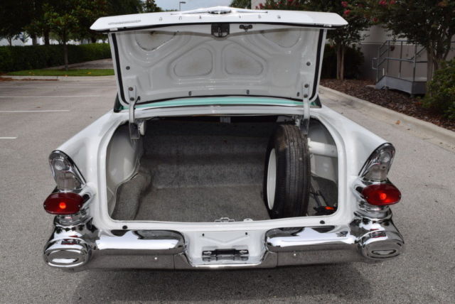 1957 Pontiac Cheftain - photo 5