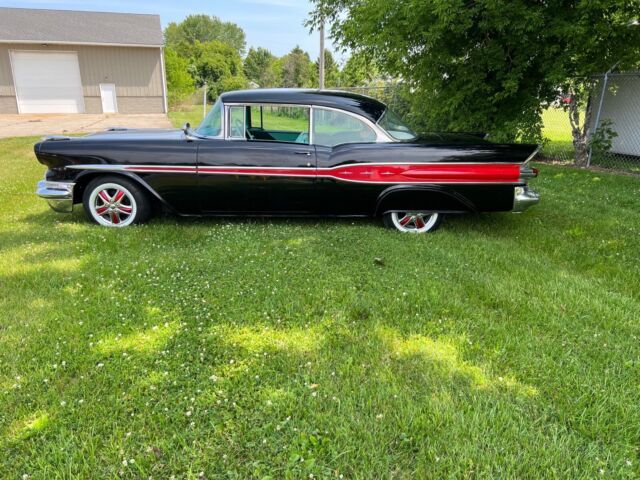 1957 Pontiac Chieftain - photo 2