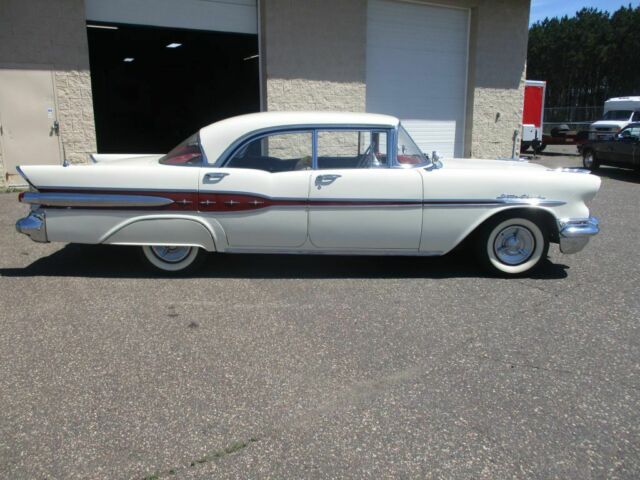 1957 Pontiac Other 4 door - photo 3