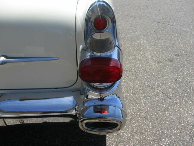 1957 Pontiac Other 4 door - photo 7