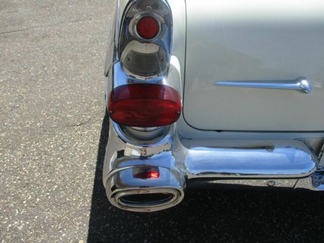 1957 Pontiac Other 4 door - photo 9