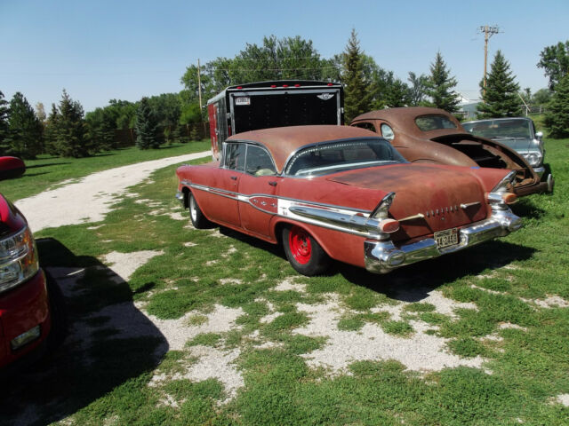 1957 Pontiac Star Chief - photo 2