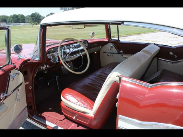 1957 Pontiac STARCHIEF - photo 2