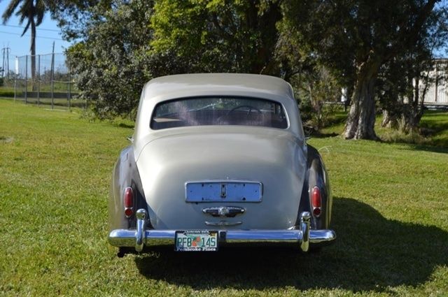 1957 Rolls-Royce Silver Cloud 4D - photo 9
