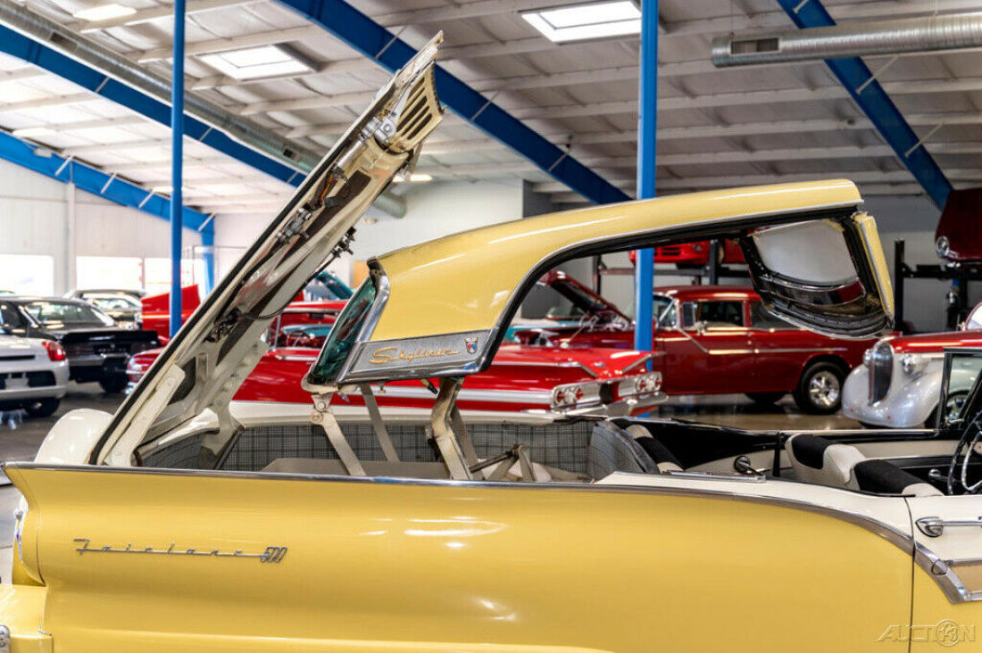 1957 Ford Fairlane Skyliner - photo 4