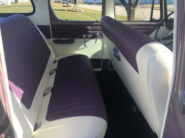 1957 Studebaker Commander DeLuxe Sedan - photo 3