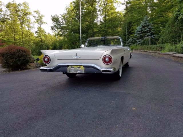 1957 Ford Thunderbird 312 V8 ***SURVIVOR*** 10K ORIGINAL MILES, TIME CAPSULE - photo 11