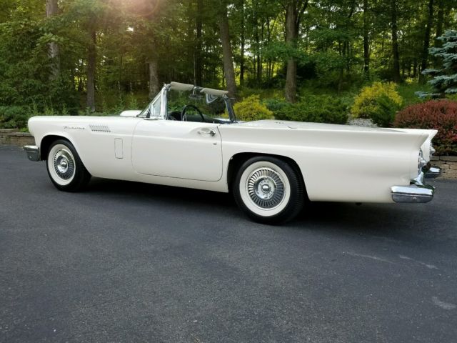 1957 Ford Thunderbird 312 V8 ***SURVIVOR*** 10K ORIGINAL MILES, TIME CAPSULE - photo 4