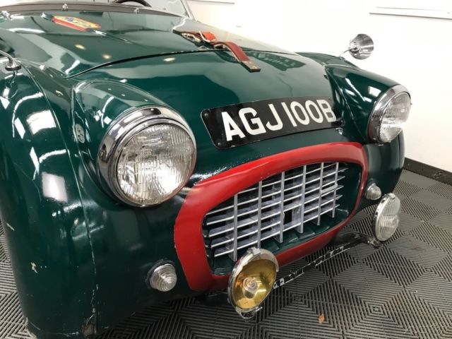 1957 Triumph TR3 SMALL MOUTH. FRONT DISC BRAKES. CHARMING OLD DRIVER. - photo 12