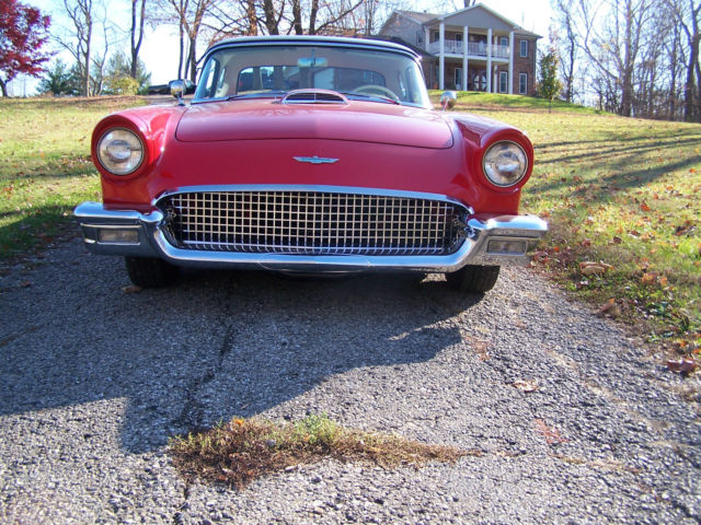 1957 Ford Thunderbird - photo 2
