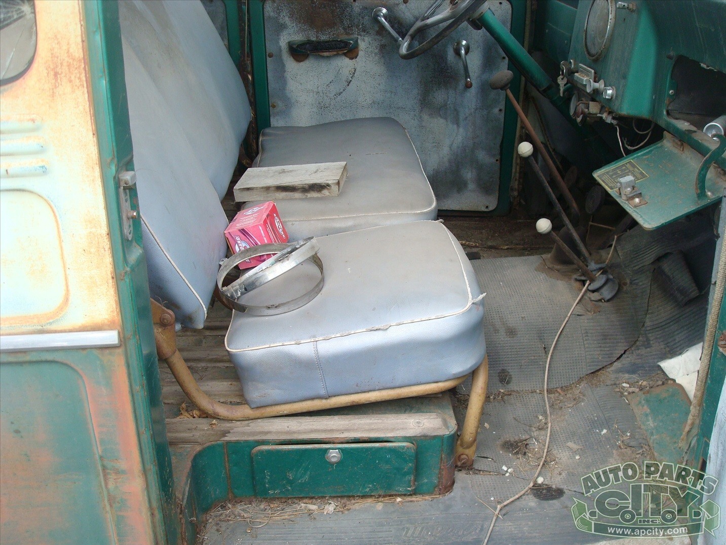 1957 Willys Willys WE SHIP ! NEEDS WORK ! 1957 WILLYS JEEP WAGON - photo 8