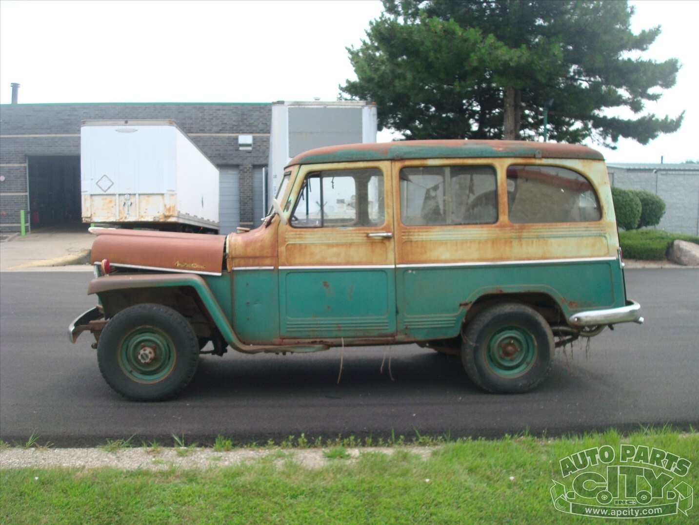 1957 Willys Willys WE SHIP ! NEEDS WORK ! 1957 WILLYS JEEP WAGON - photo 2
