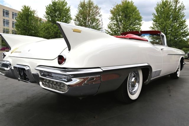 1958 Cadillac Eldorado Biarritz Convertible - photo 2