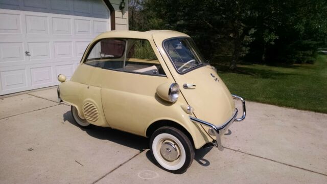 1958 BMW ISETTA 300 Coupe 1958 BMW Isetta coupe