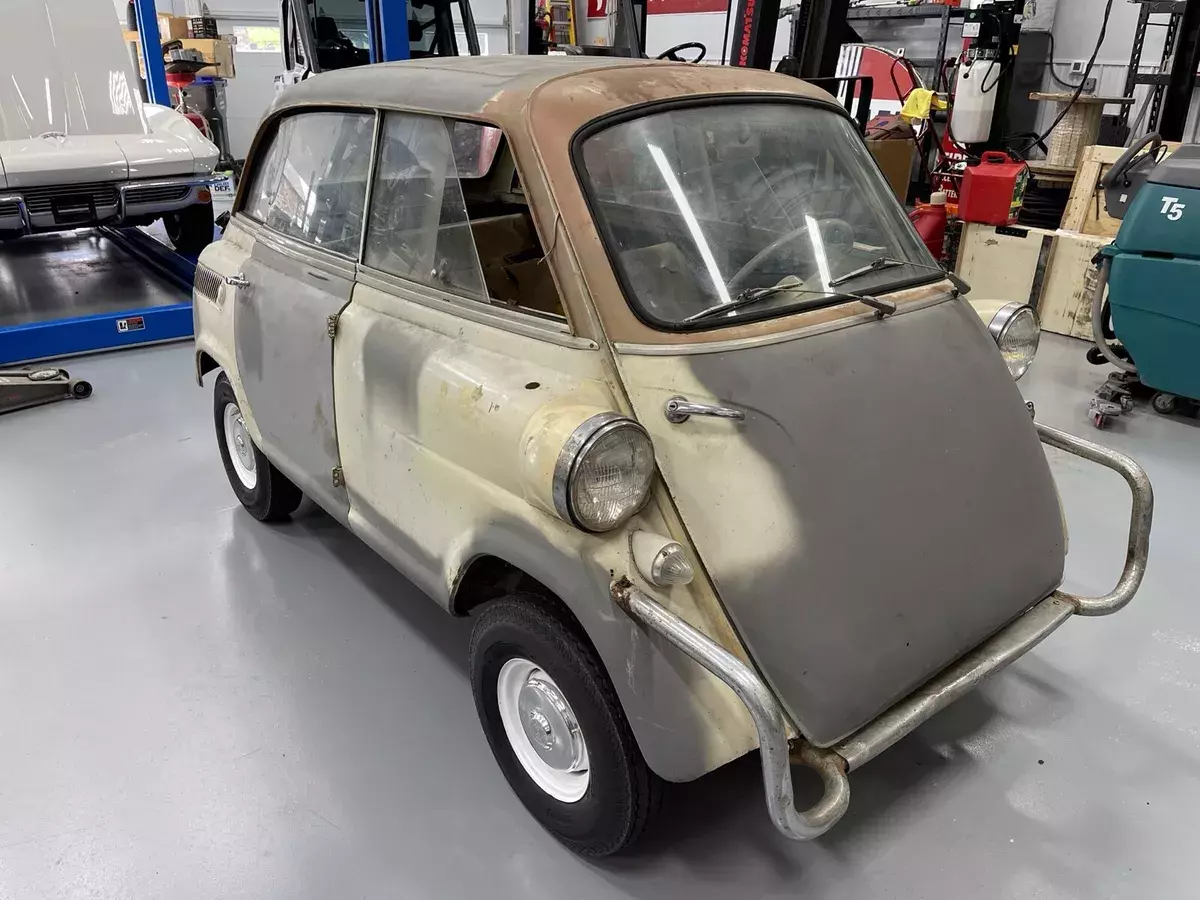 1958 BMW Isetta White 1958 BMW Isetta