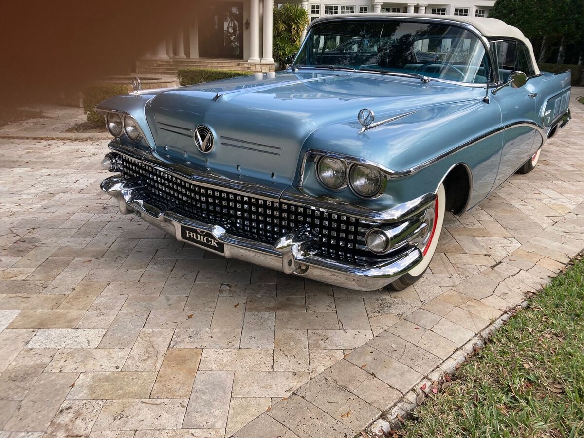 1958 Buick Limited Convertible - photo 2