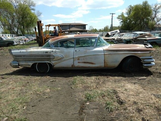 1958 Buick Roadmaster 4dr Hardtop - photo 4