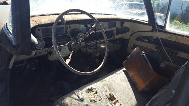 1958 Buick Roadmaster Sedan - photo 4