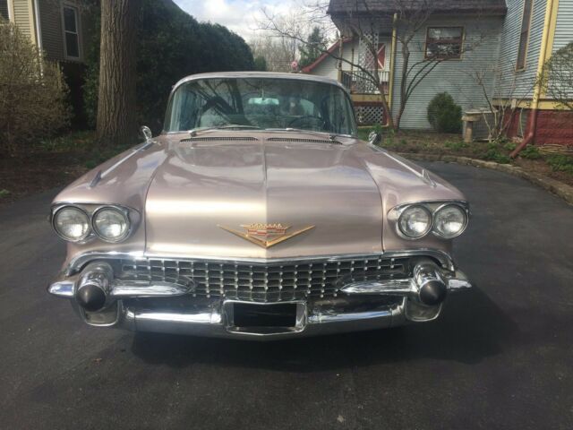 1958 Cadillac Fleetwood - photo 2