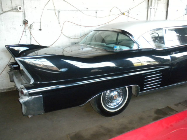1958 Cadillac Coupe DeVille - photo 2