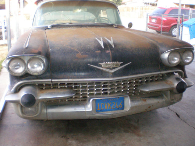 1958 Cadillac DeVille 4 Door - photo 2