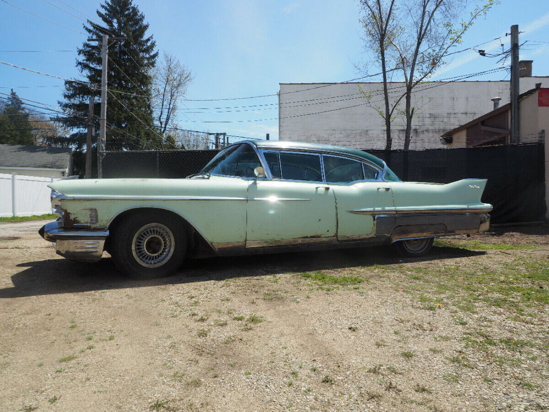 1958 Cadillac Fleetwood - photo 2