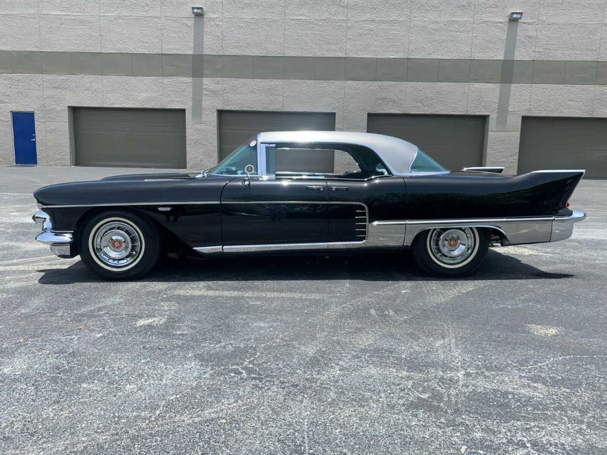 1958 Cadillac Brougham - photo 2