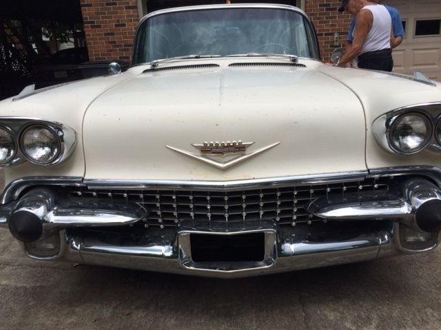 1958 Cadillac Fleetwood Series 60 - photo 2