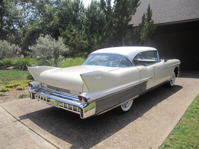 1958 Cadillac Fleetwood Series 60 - photo 2