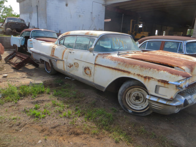 1958 Cadillac Series 60 Fleetwood - photo 9