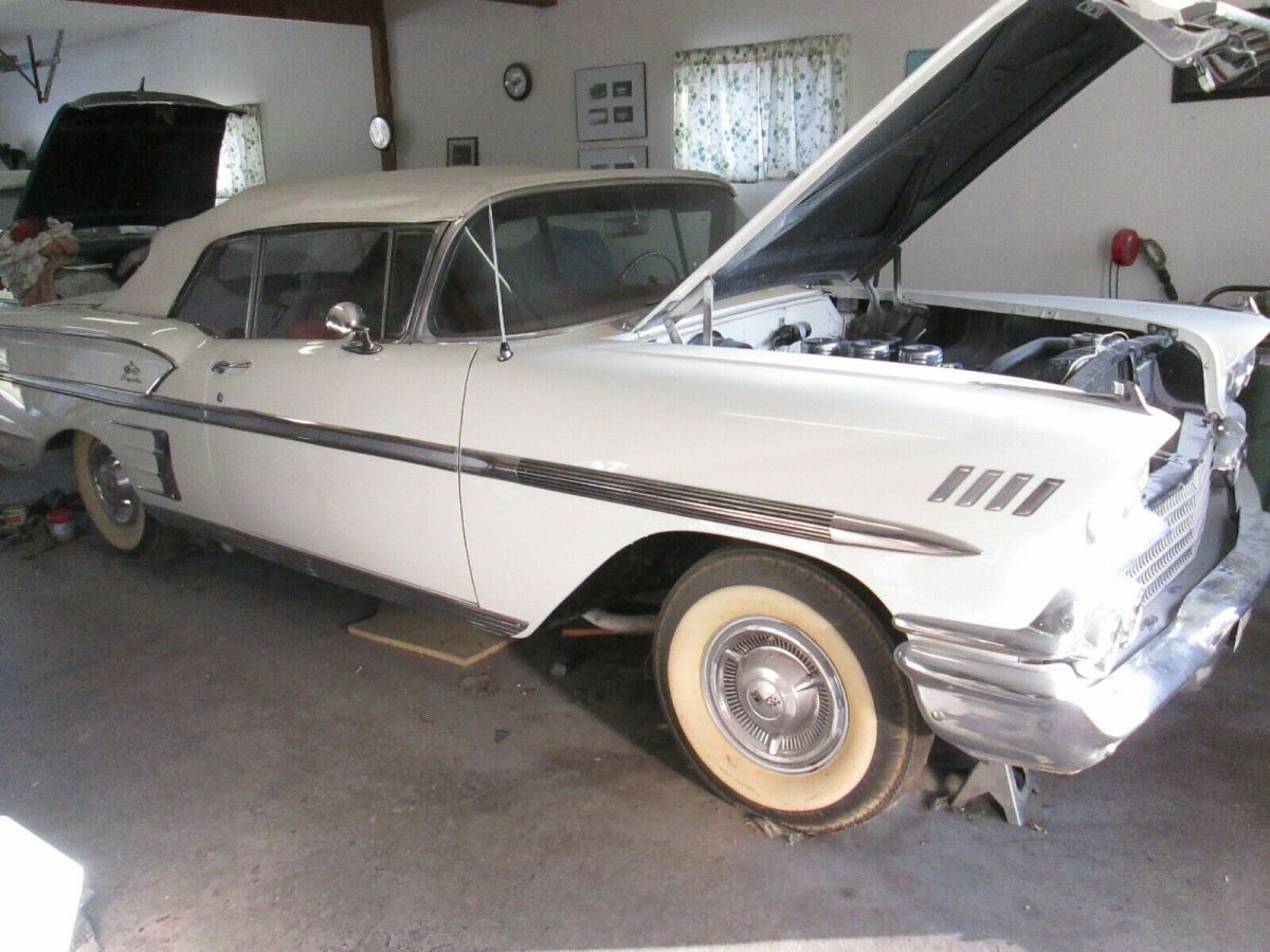 1958 Chev Impala convertible 348 Big Block tri-power. White paint Restored 1958 Chevrolet Impala