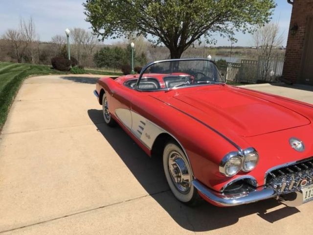 1958 Chevrolet Corvette Convertible with Hard Top - photo 2