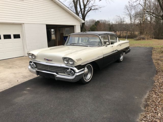 1958 Chevrolet Biscayne - 350 V8, 4bbl, Dual Exhaust & Rear Antennas 1958 Chevrolet Bel Air/150/210 Biscayne
