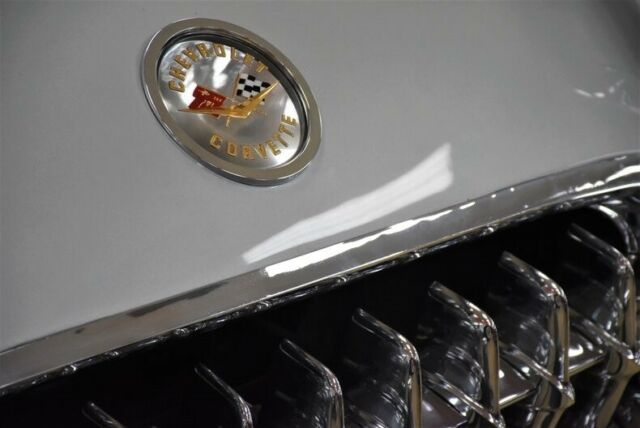1958 Chevrolet Corvette 2x4bbl - photo 2