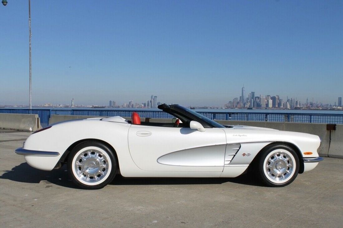 1958 Chevrolet Corvette Retrovette built by Classic Reflection Coachworks - photo 4