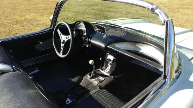 1958 Chevrolet Corvette Base Convertible 2-Door - photo 11