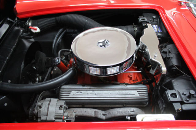 1958 Chevrolet Corvette Red with White coves - photo 12