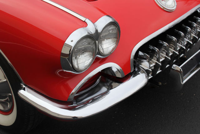 1958 Chevrolet Corvette Red with White coves - photo 4