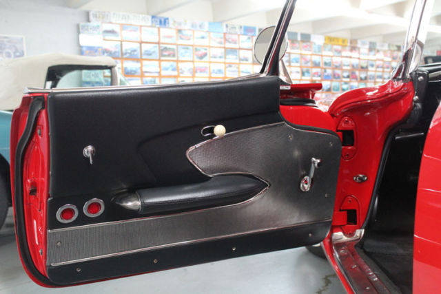 1958 Chevrolet Corvette Red with White coves - photo 7